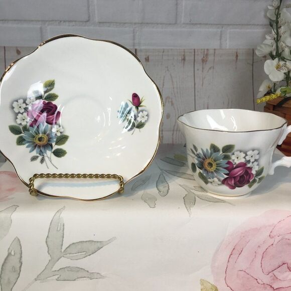 So Pretty Vintage Lefton Purple Rose Bone China Floral Teacup Set Cottage Shabby - Picture 3 of 10